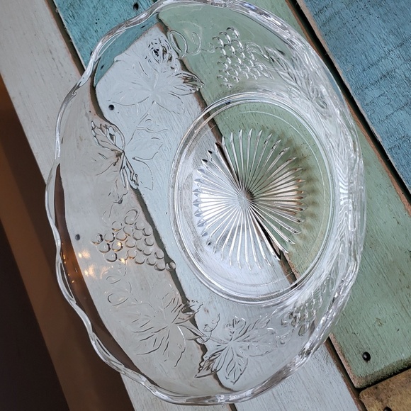 Vintage Patterned serving bowl 9x3 Clear (One) - Picture 2 of 5